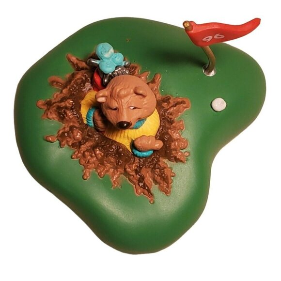 Hallmark I Dig Golf Christmas Ornament Gopher Groundhog Holiday Clip Flag Green - Picture 3 of 7
